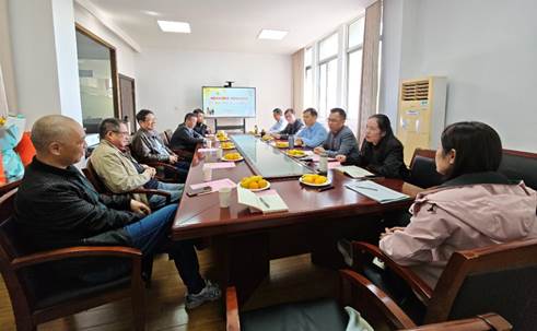 物电学院举办重阳节座谈会暨退休教师荣休仪式